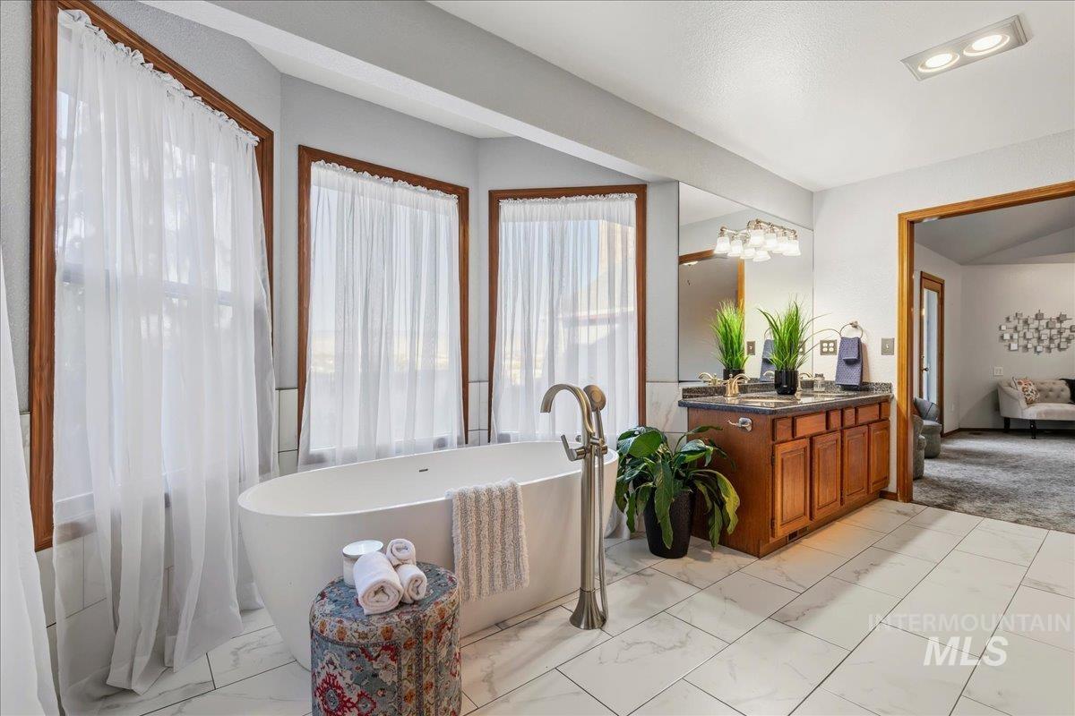 8780 W Clovis Dr, Boise, Idaho 83709, 4 Bedrooms, 3.5 Bathrooms, Residential For Sale, Price $839,900,MLS 99003945