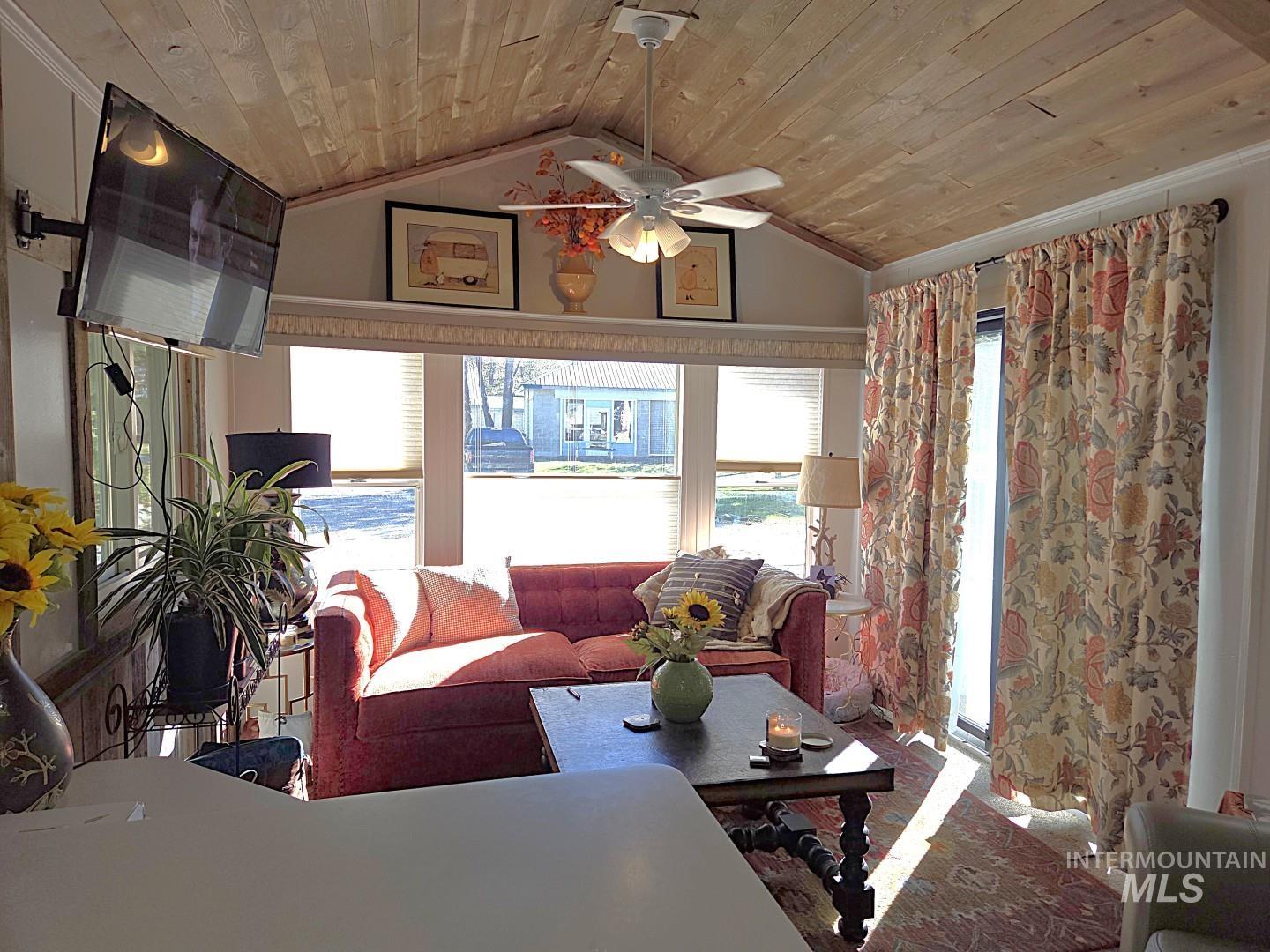 22 B Street, Cascade, Idaho 83611, 1 Bedroom, 1 Bathroom, Residential For Sale, Price $179,900, 99003946