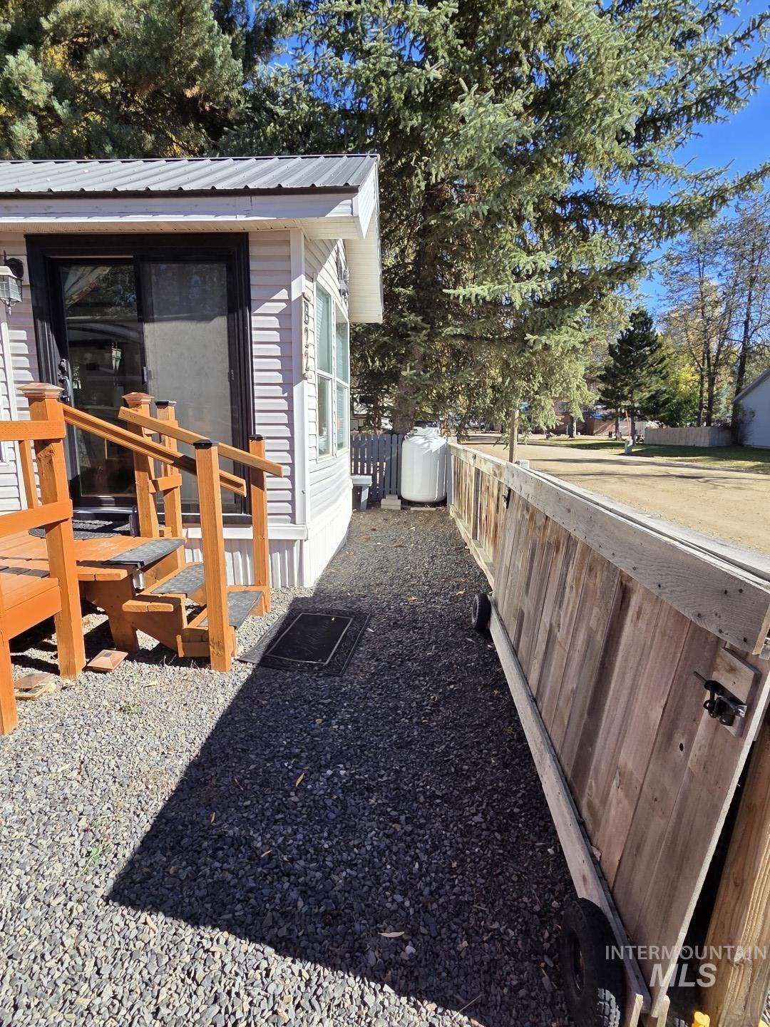 22 B Street, Cascade, Idaho 83611, 1 Bedroom, 1 Bathroom, Residential For Sale, Price $179,900, 99003946