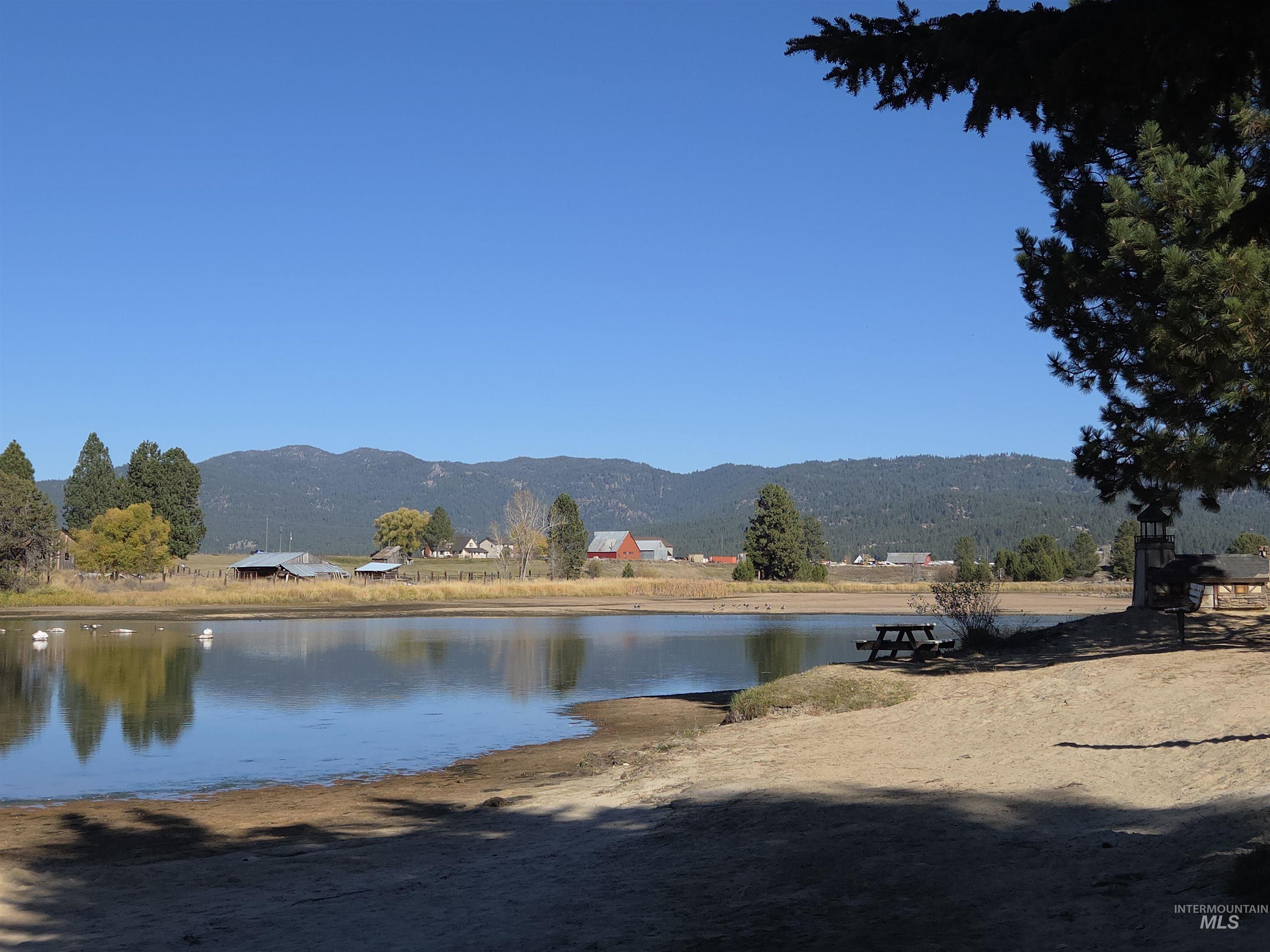22 B Street, Cascade, Idaho 83611, 1 Bedroom, 1 Bathroom, Residential For Sale, Price $179,900, 99003946