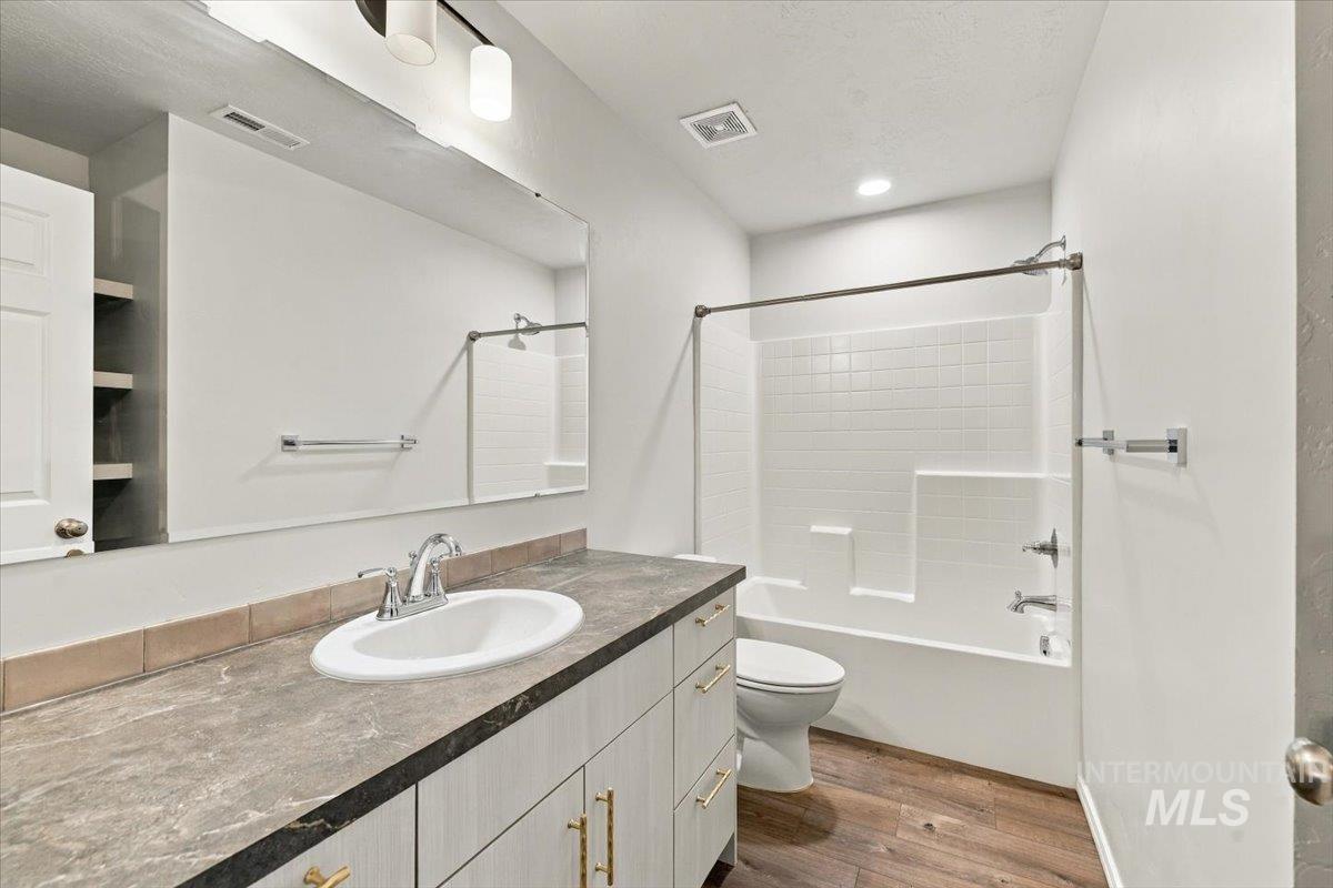 7404 E Marble Springs Dr, Nampa, Idaho 83687, 4 Bedrooms, 2.5 Bathrooms, Residential For Sale, Price $469,900, 99003947