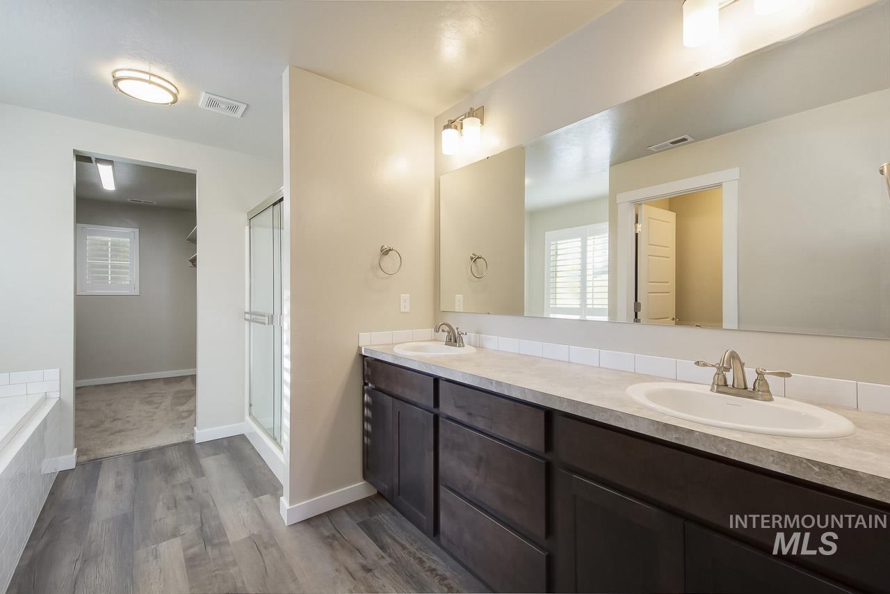 1817 W Henry's Fork Drive, Meridian, Idaho 83642, 4 Bedrooms, 2 Bathrooms, Residential For Sale, Price $572,900, 99003951