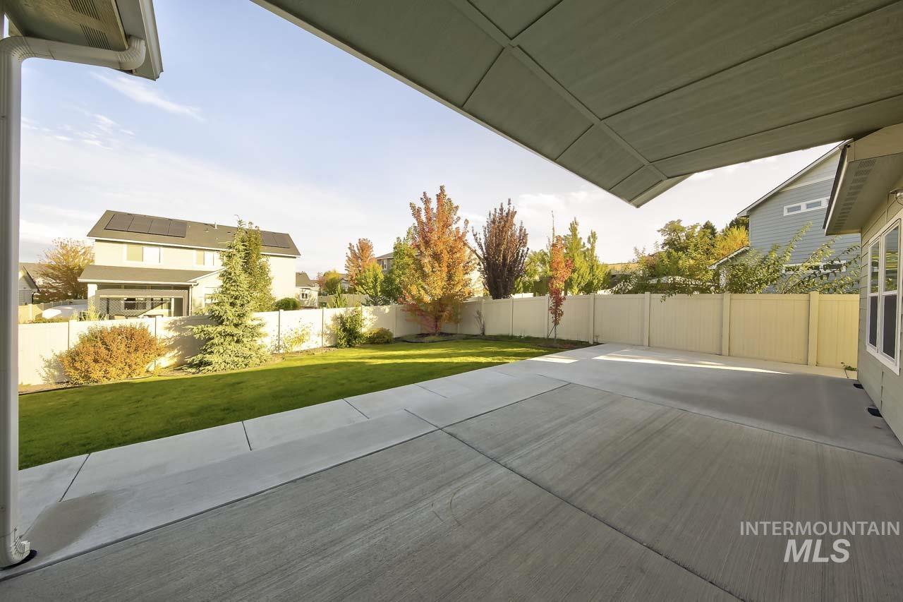 1817 W Henry's Fork Drive, Meridian, Idaho 83642, 4 Bedrooms, 2 Bathrooms, Residential For Sale, Price $572,900, 99003951