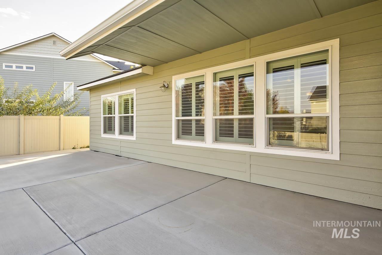 1817 W Henry's Fork Drive, Meridian, Idaho 83642, 4 Bedrooms, 2 Bathrooms, Residential For Sale, Price $572,900, 99003951