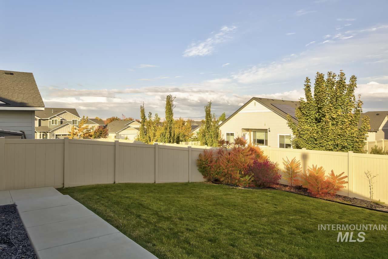1817 W Henry's Fork Drive, Meridian, Idaho 83642, 4 Bedrooms, 2 Bathrooms, Residential For Sale, Price $572,900, 99003951