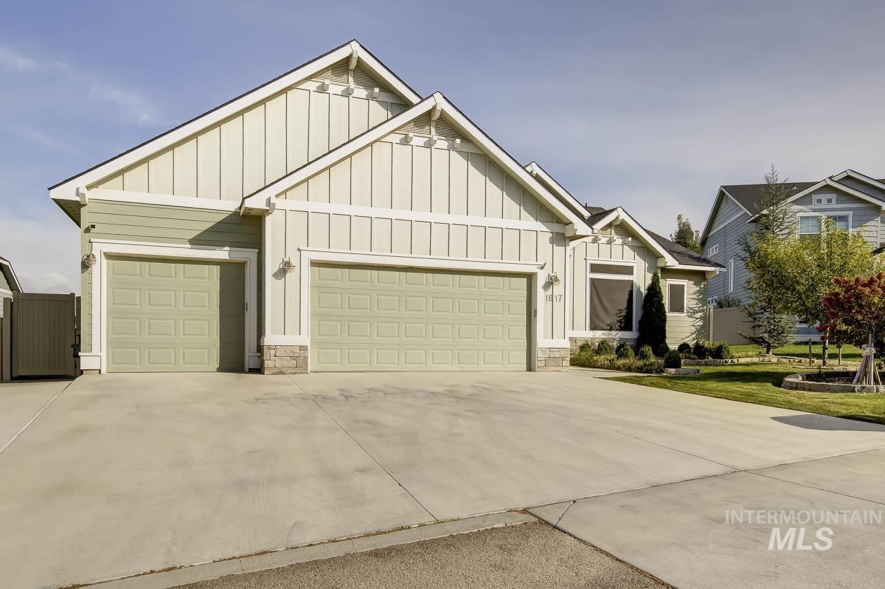 1817 W Henry's Fork Drive, Meridian, Idaho 83642, 4 Bedrooms, 2 Bathrooms, Residential For Sale, Price $572,900, 99003951