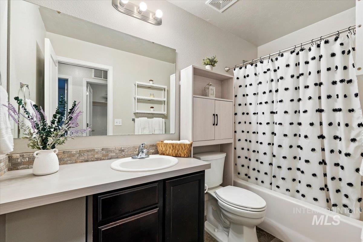 4714 Ida Red Ave, Caldwell, Idaho 83607, 3 Bedrooms, 2 Bathrooms, Residential For Sale, Price $370,000, 99003953