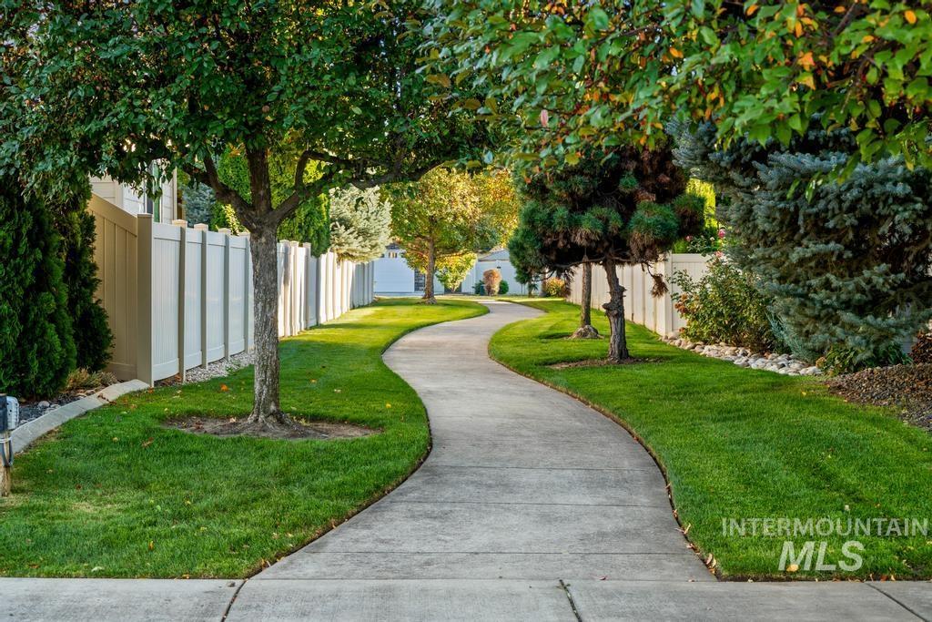 11043 W Wildlife St, Star, Idaho 83669, 4 Bedrooms, 2.5 Bathrooms, Residential For Sale, Price $580,000, 99003954