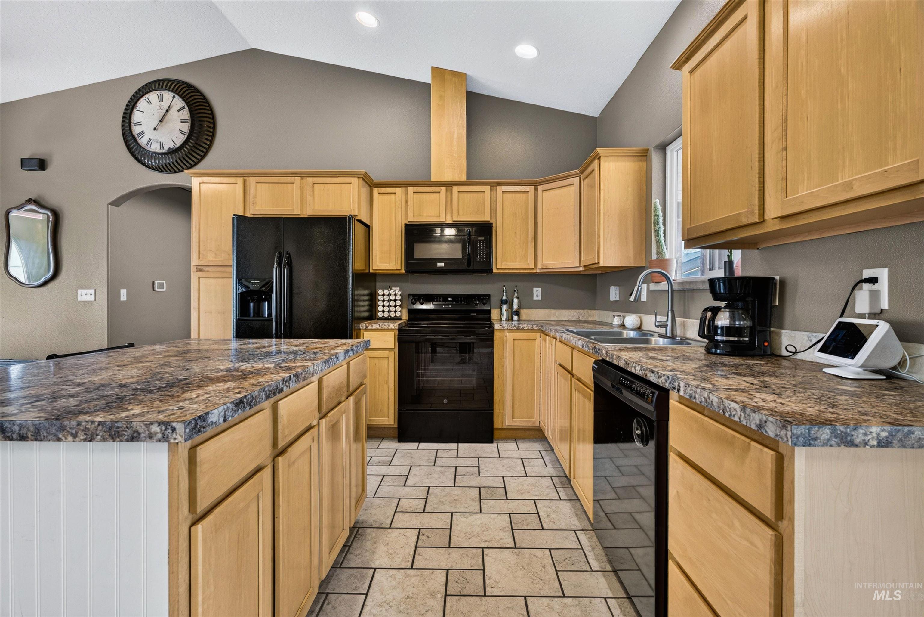 7718 Cedarbrook dr, Nampa, Idaho 83687, 3 Bedrooms, 2 Bathrooms, Residential For Sale, Price $410,000, 99003955
