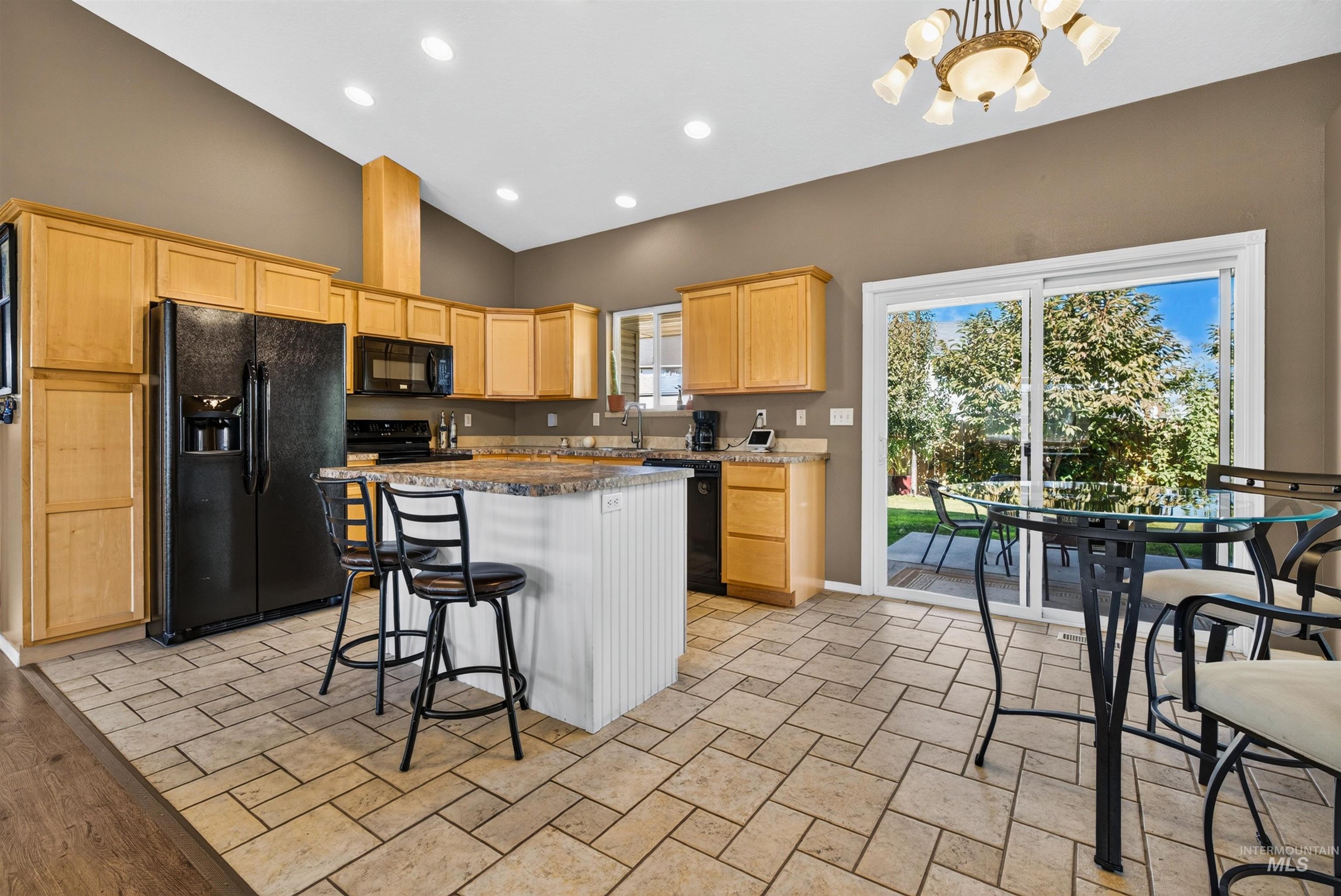 7718 Cedarbrook dr, Nampa, Idaho 83687, 3 Bedrooms, 2 Bathrooms, Residential For Sale, Price $410,000, 99003955