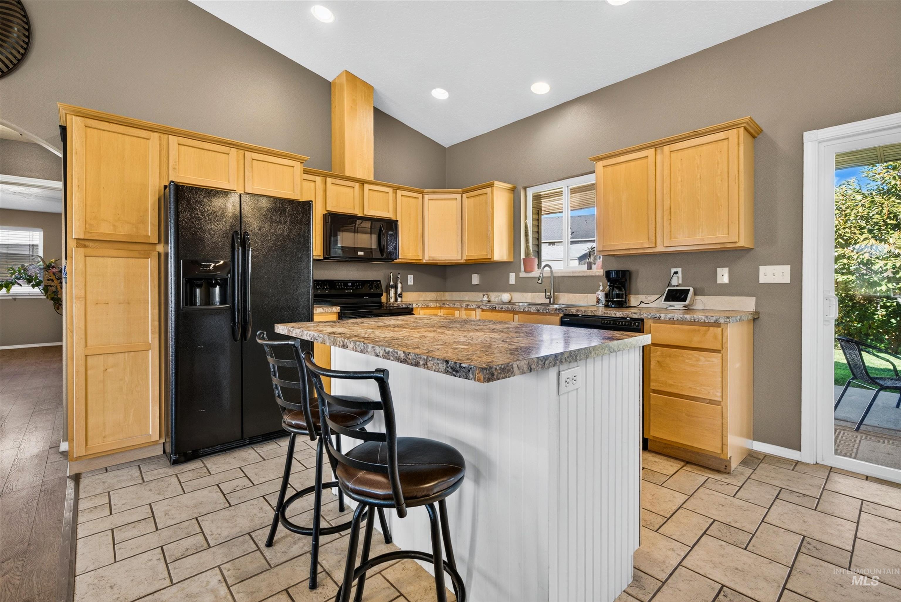 7718 Cedarbrook dr, Nampa, Idaho 83687, 3 Bedrooms, 2 Bathrooms, Residential For Sale, Price $410,000, 99003955