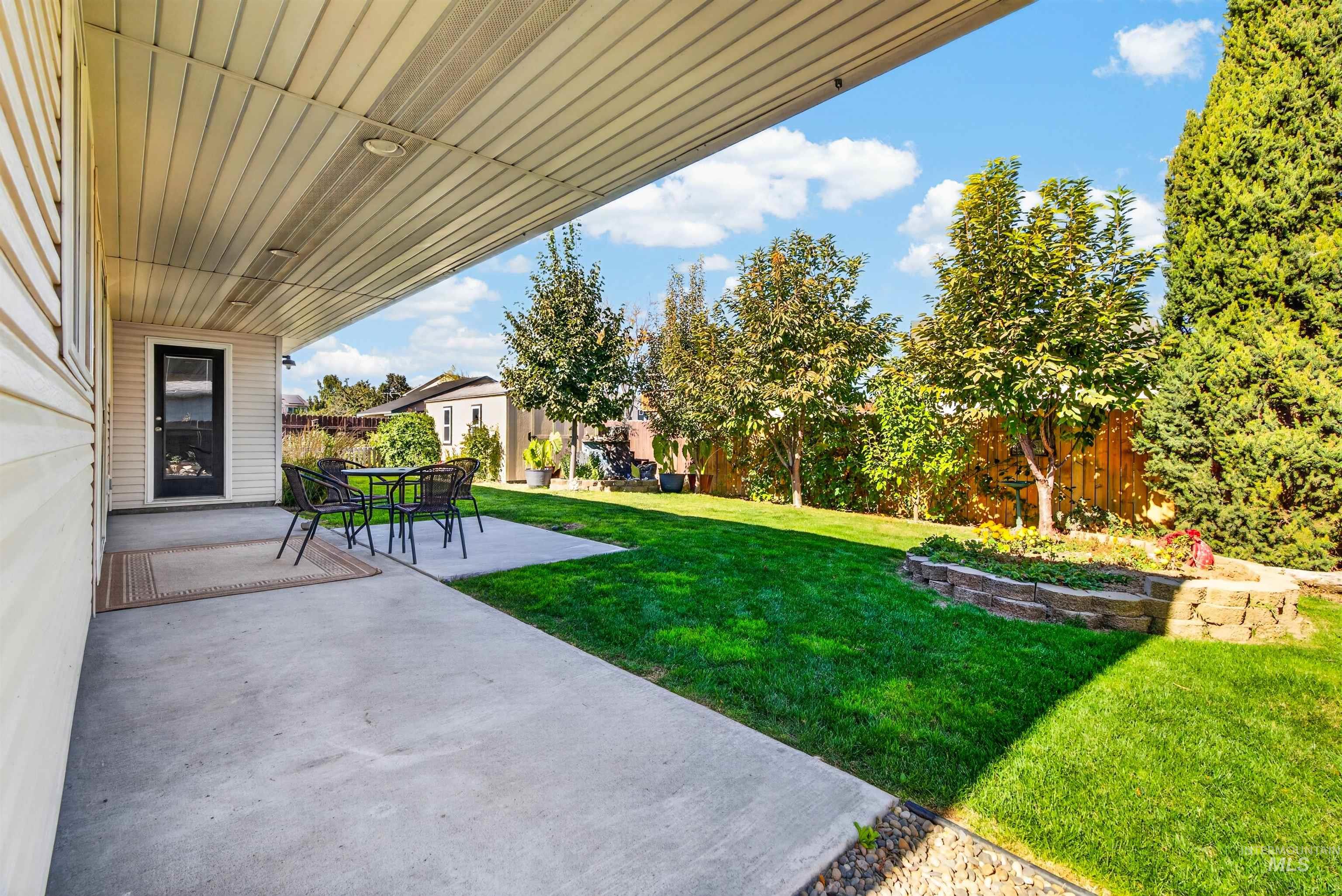 7718 Cedarbrook dr, Nampa, Idaho 83687, 3 Bedrooms, 2 Bathrooms, Residential For Sale, Price $410,000, 99003955