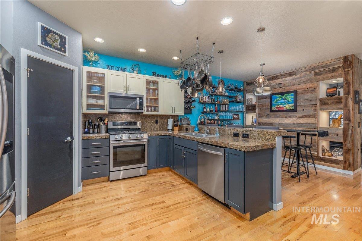 328 E Water Pocket Ln., Garden City, Idaho 83714, 2 Bedrooms, 2.5 Bathrooms, Residential For Sale, Price $640,000, 99003957