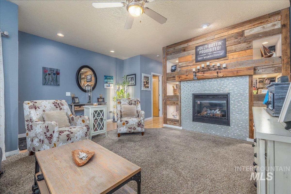 328 E Water Pocket Ln., Garden City, Idaho 83714, 2 Bedrooms, 2.5 Bathrooms, Residential For Sale, Price $640,000, 99003957