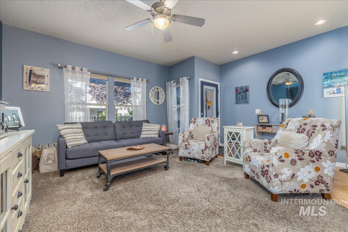 328 E Water Pocket Ln., Garden City, Idaho 83714, 2 Bedrooms, 2.5 Bathrooms, Residential For Sale, Price $640,000, 99003957