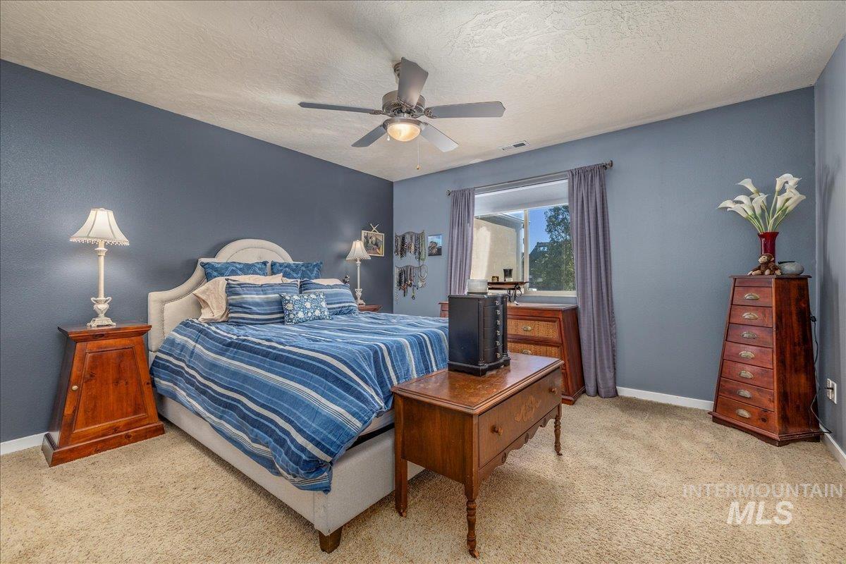 328 E Water Pocket Ln., Garden City, Idaho 83714, 2 Bedrooms, 2.5 Bathrooms, Residential For Sale, Price $640,000, 99003957