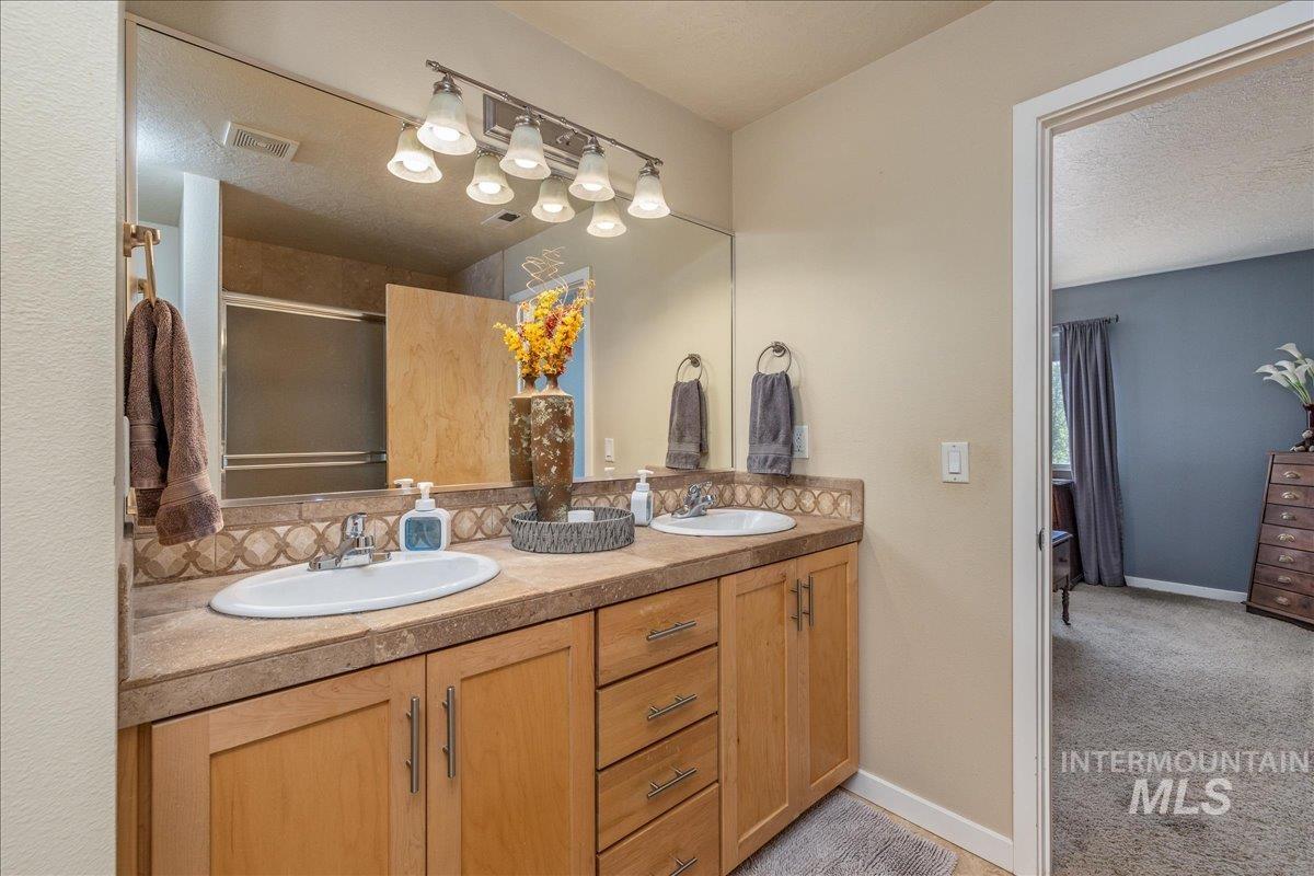 328 E Water Pocket Ln., Garden City, Idaho 83714, 2 Bedrooms, 2.5 Bathrooms, Residential For Sale, Price $640,000, 99003957