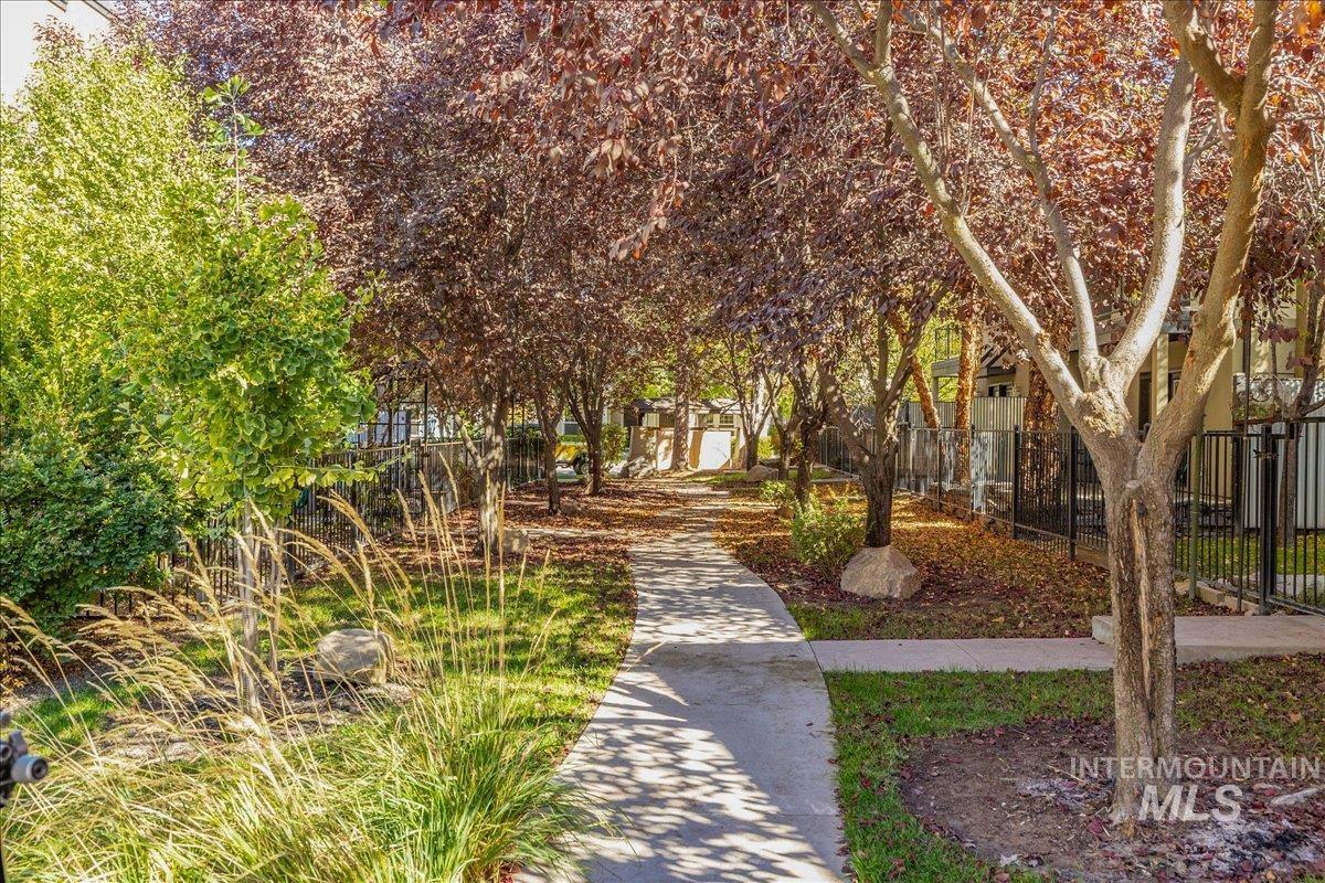 328 E Water Pocket Ln., Garden City, Idaho 83714, 2 Bedrooms, 2.5 Bathrooms, Residential For Sale, Price $640,000, 99003957