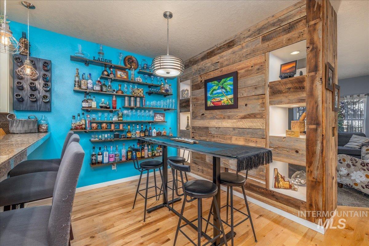 328 E Water Pocket Ln., Garden City, Idaho 83714, 2 Bedrooms, 2.5 Bathrooms, Residential For Sale, Price $640,000, 99003957