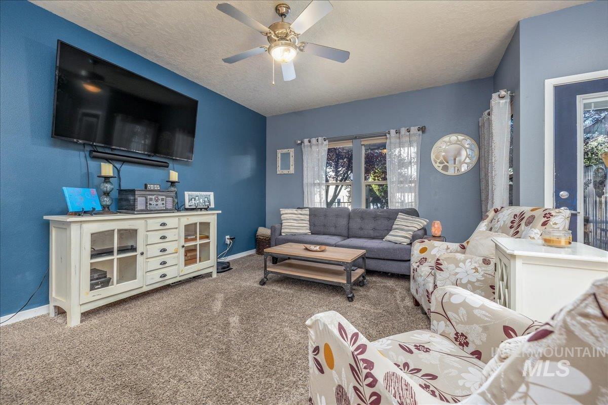 328 E Water Pocket Ln., Garden City, Idaho 83714, 2 Bedrooms, 2.5 Bathrooms, Residential For Sale, Price $640,000, 99003957