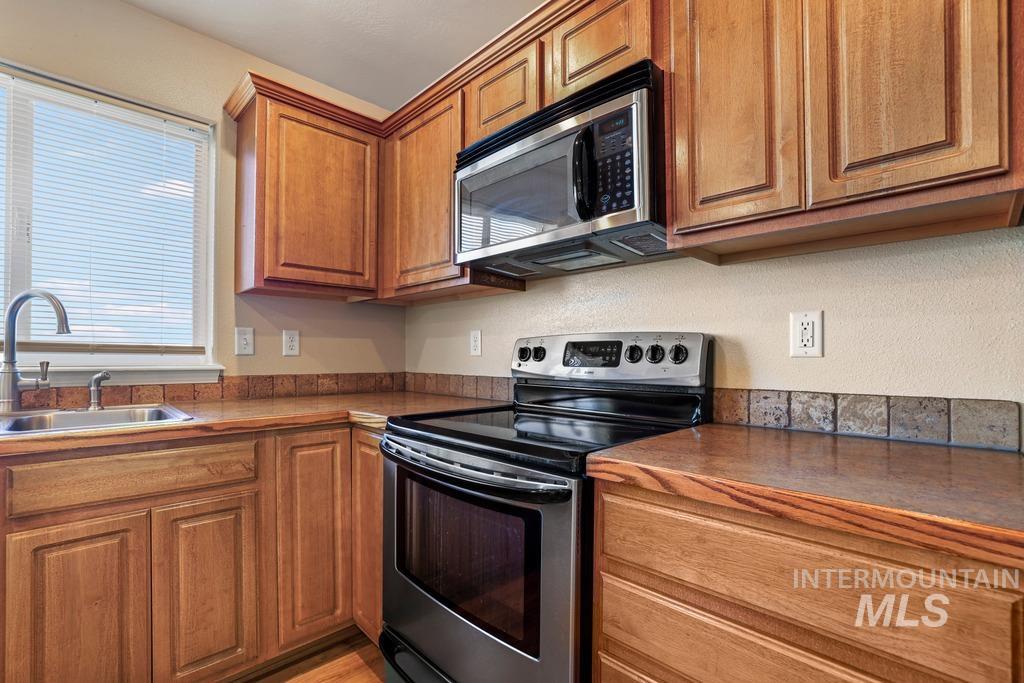 502 15th Ave W, Jerome, Idaho 83338, 4 Bedrooms, 3 Bathrooms, Residential For Sale, Price $449,000, 99003959