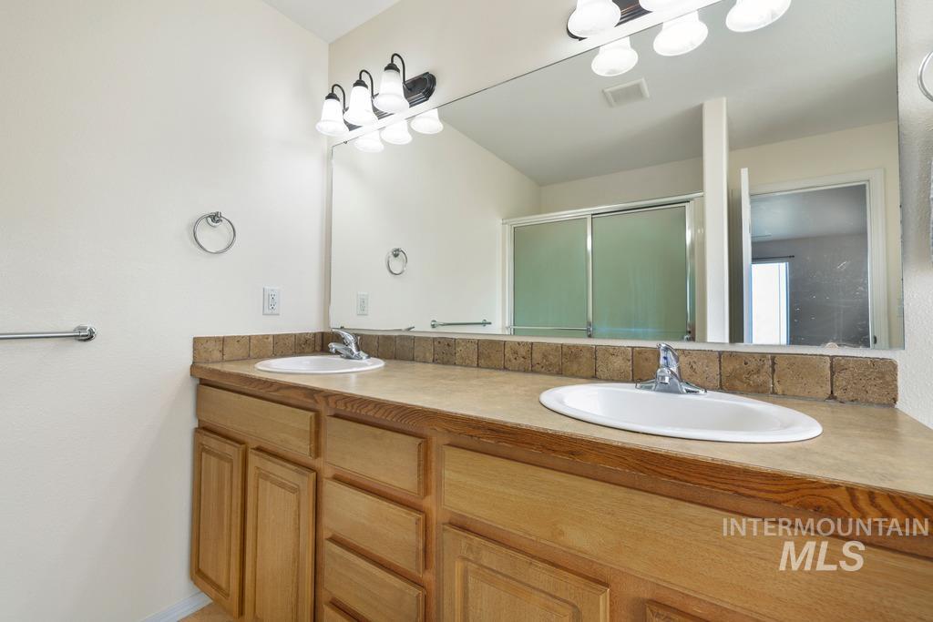 502 15th Ave W, Jerome, Idaho 83338, 4 Bedrooms, 3 Bathrooms, Residential For Sale, Price $449,000, 99003959