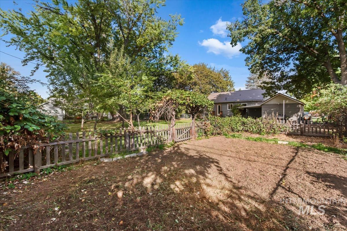 4711 W Glenn St, Boise, Idaho 83705, 4 Bedrooms, 2 Bathrooms, Residential For Sale, Price $550,000, 99003966