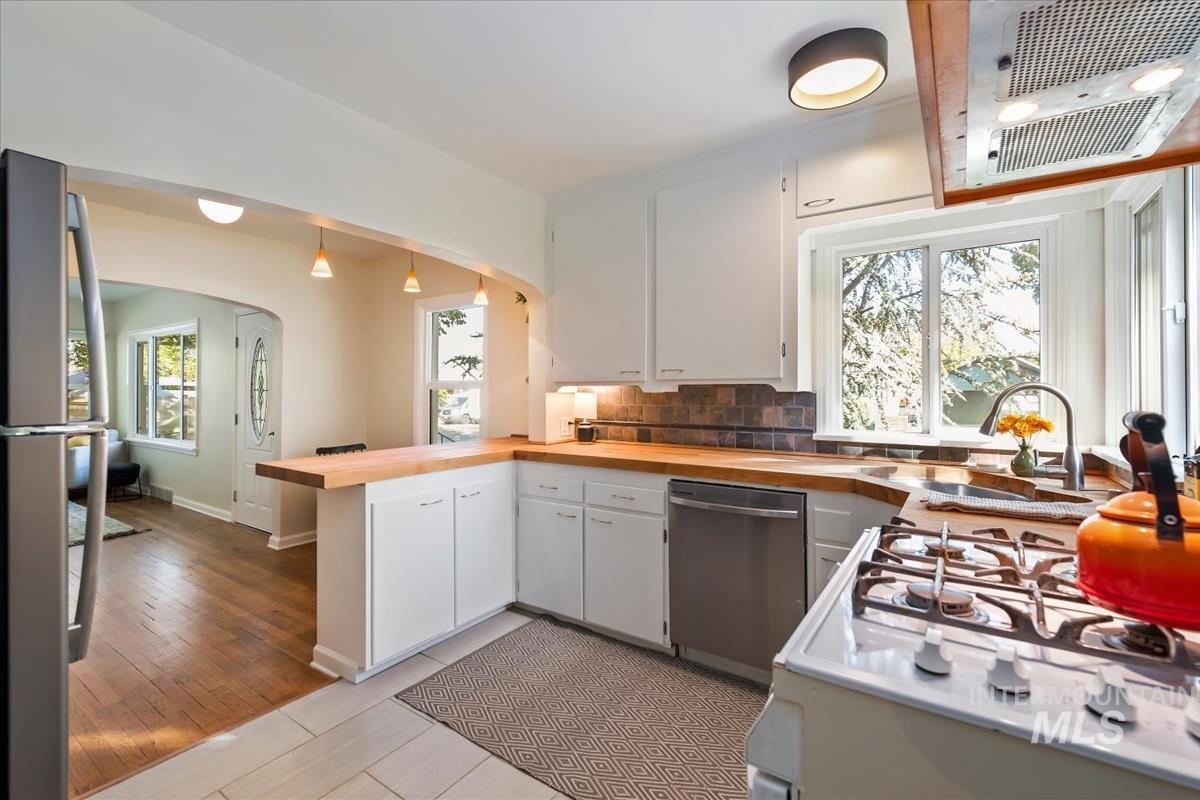 4711 W Glenn St, Boise, Idaho 83705, 4 Bedrooms, 2 Bathrooms, Residential For Sale, Price $550,000, 99003966