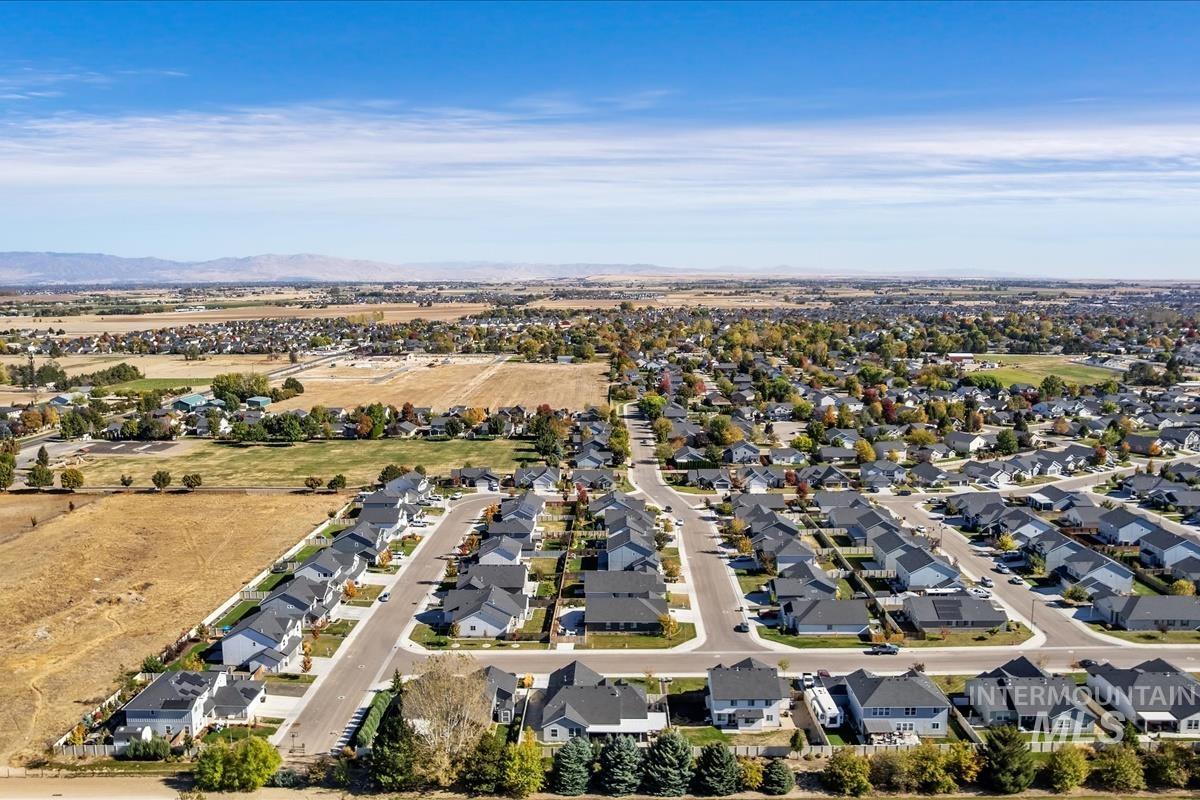 2875 N Kenneth Ave, Kuna, Idaho 83634, 4 Bedrooms, 2 Bathrooms, Residential For Sale, Price $673,900,MLS 99003973