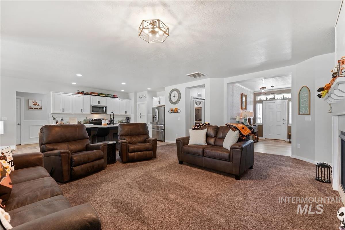 2875 N Kenneth Ave, Kuna, Idaho 83634, 4 Bedrooms, 2 Bathrooms, Residential For Sale, Price $673,900,MLS 99003973