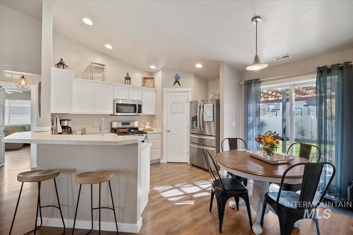799 Pronghorn Dr., Twin Falls, Idaho 83301, 4 Bedrooms, 2 Bathrooms, Residential For Sale, Price $389,900, 99003975