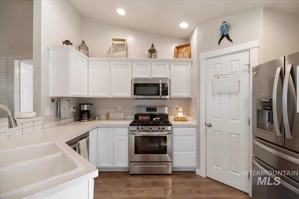 799 Pronghorn Dr., Twin Falls, Idaho 83301, 4 Bedrooms, 2 Bathrooms, Residential For Sale, Price $389,900, 99003975