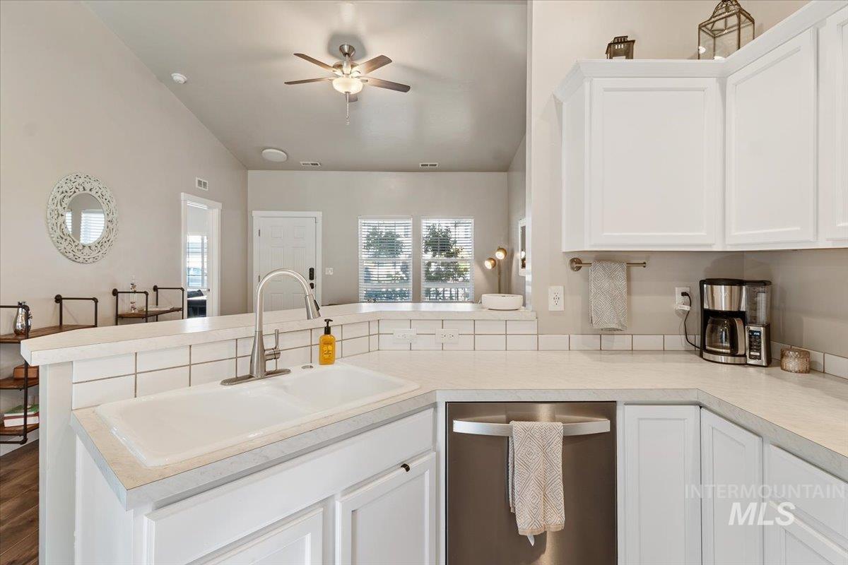 799 Pronghorn Dr., Twin Falls, Idaho 83301, 4 Bedrooms, 2 Bathrooms, Residential For Sale, Price $389,900, 99003975