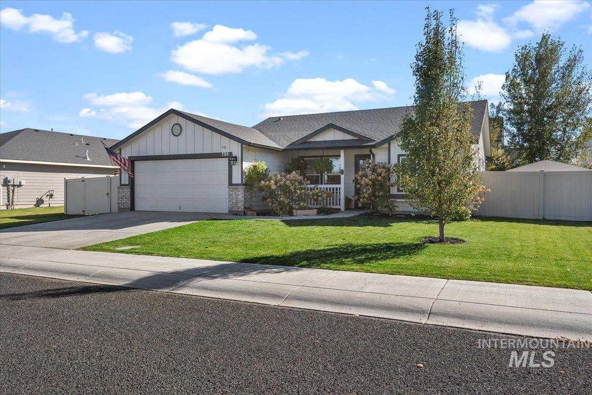 799 Pronghorn Dr., Twin Falls, Idaho 83301, 4 Bedrooms, 2 Bathrooms, Residential For Sale, Price $389,900, 99003975