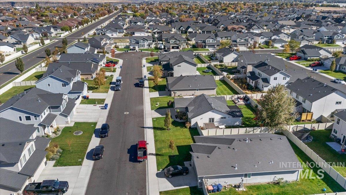 799 Pronghorn Dr., Twin Falls, Idaho 83301, 4 Bedrooms, 2 Bathrooms, Residential For Sale, Price $389,900, 99003975