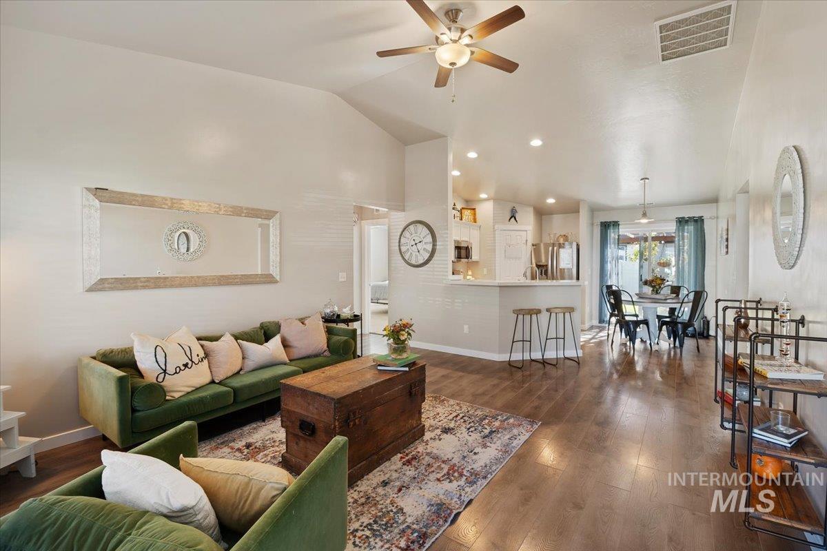 799 Pronghorn Dr., Twin Falls, Idaho 83301, 4 Bedrooms, 2 Bathrooms, Residential For Sale, Price $389,900, 99003975