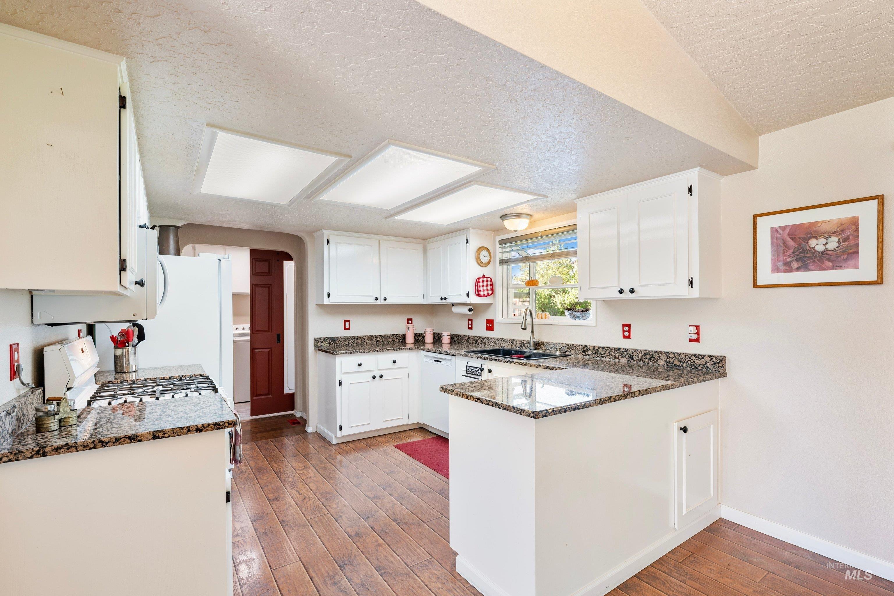 24478 Sweetwater Rd., Wilder, Idaho 83676, 3 Bedrooms, 2 Bathrooms, Residential For Sale, Price $575,000,MLS 99003982