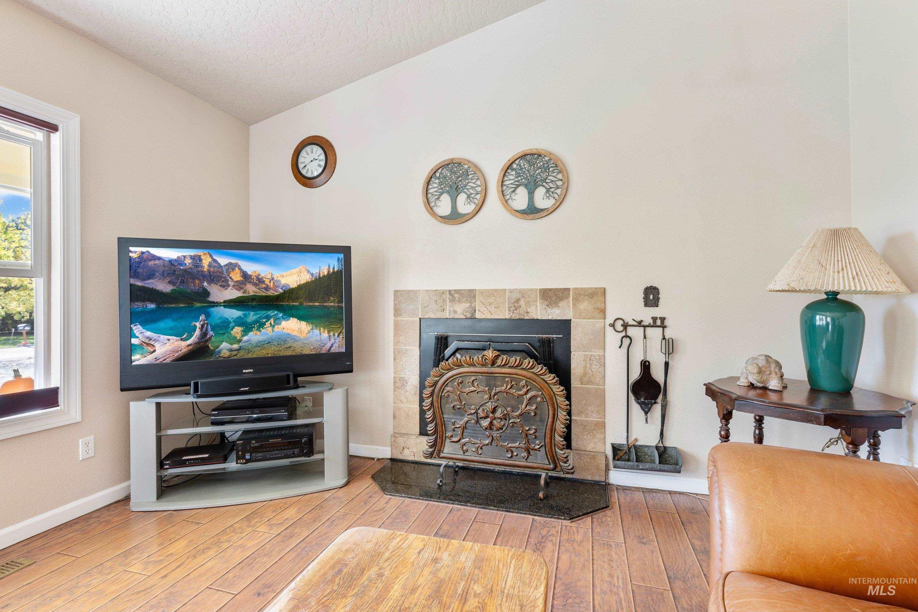 24478 Sweetwater Rd., Wilder, Idaho 83676, 3 Bedrooms, 2 Bathrooms, Residential For Sale, Price $575,000,MLS 99003982
