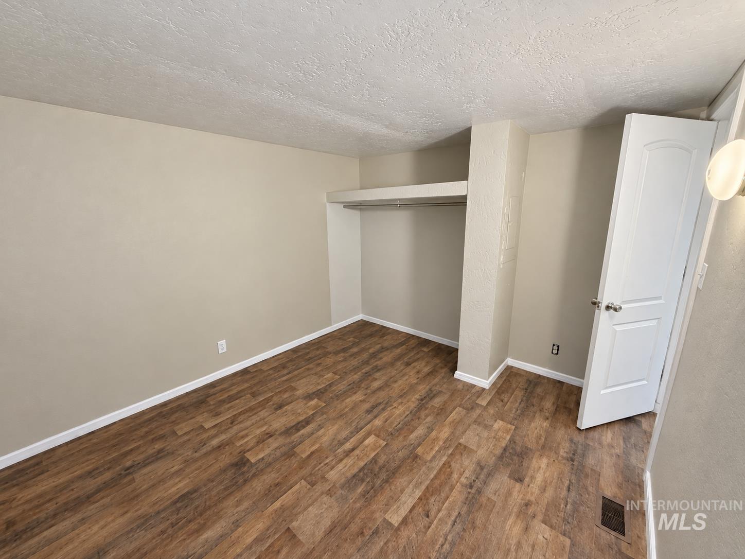 571 Caldwell Blvd, Nampa, Idaho 83651, 2 Bedrooms, 1 Bathroom, Residential For Sale, Price $69,999, 99003984