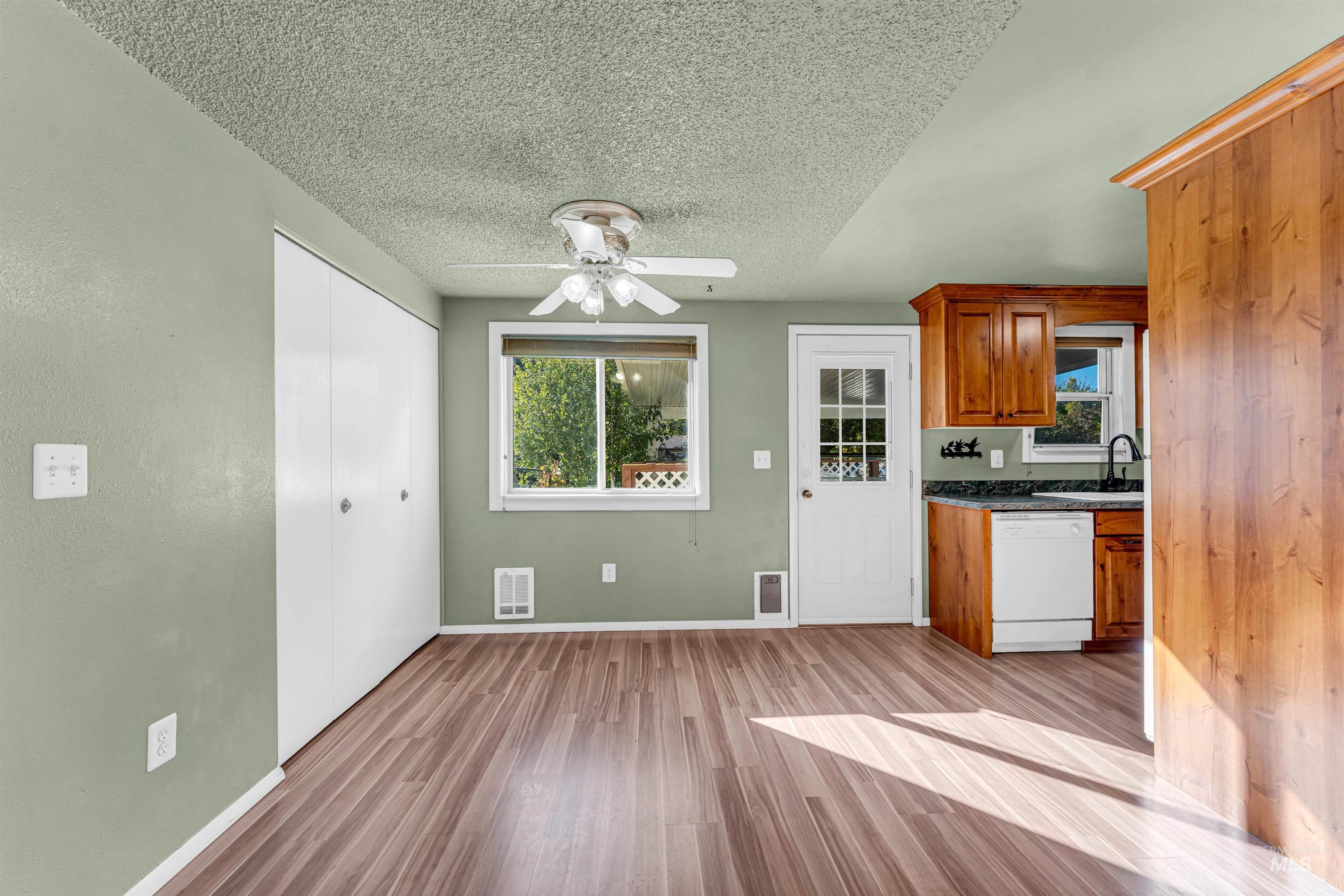 651 Calico, Hansen, Idaho 83334, 4 Bedrooms, 2 Bathrooms, Residential For Sale, Price $295,000, 99003985