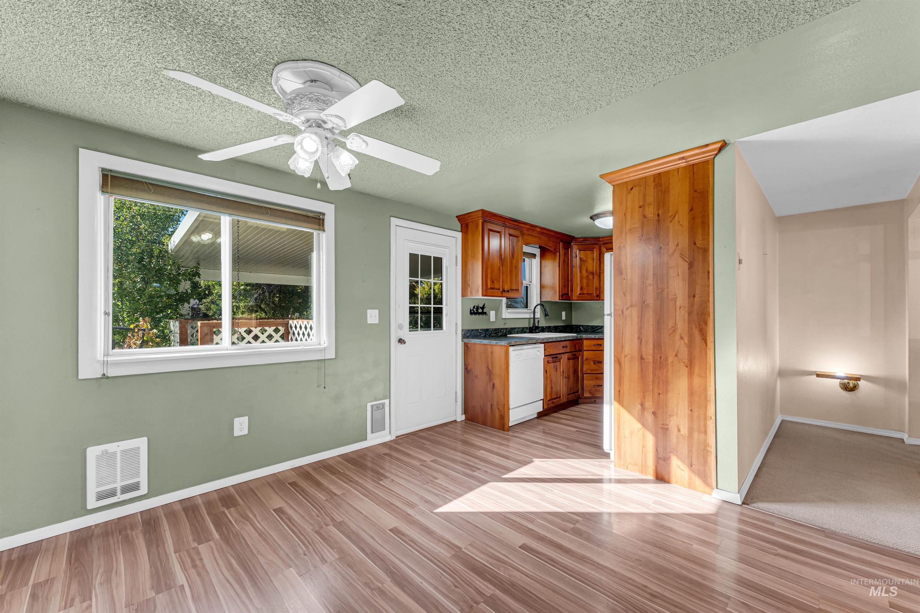 651 Calico, Hansen, Idaho 83334, 4 Bedrooms, 2 Bathrooms, Residential For Sale, Price $295,000, 99003985