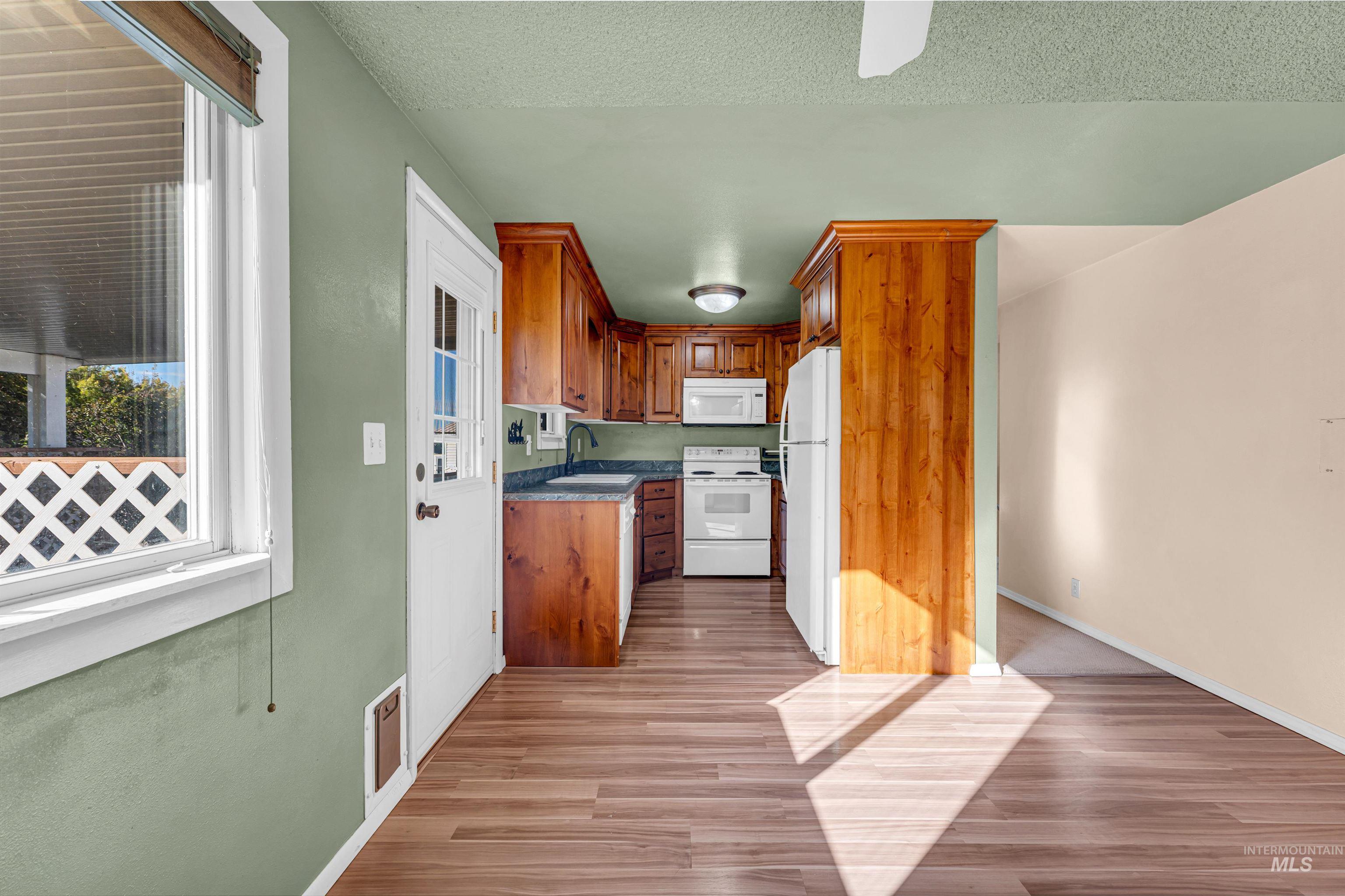 651 Calico, Hansen, Idaho 83334, 4 Bedrooms, 2 Bathrooms, Residential For Sale, Price $295,000, 99003985