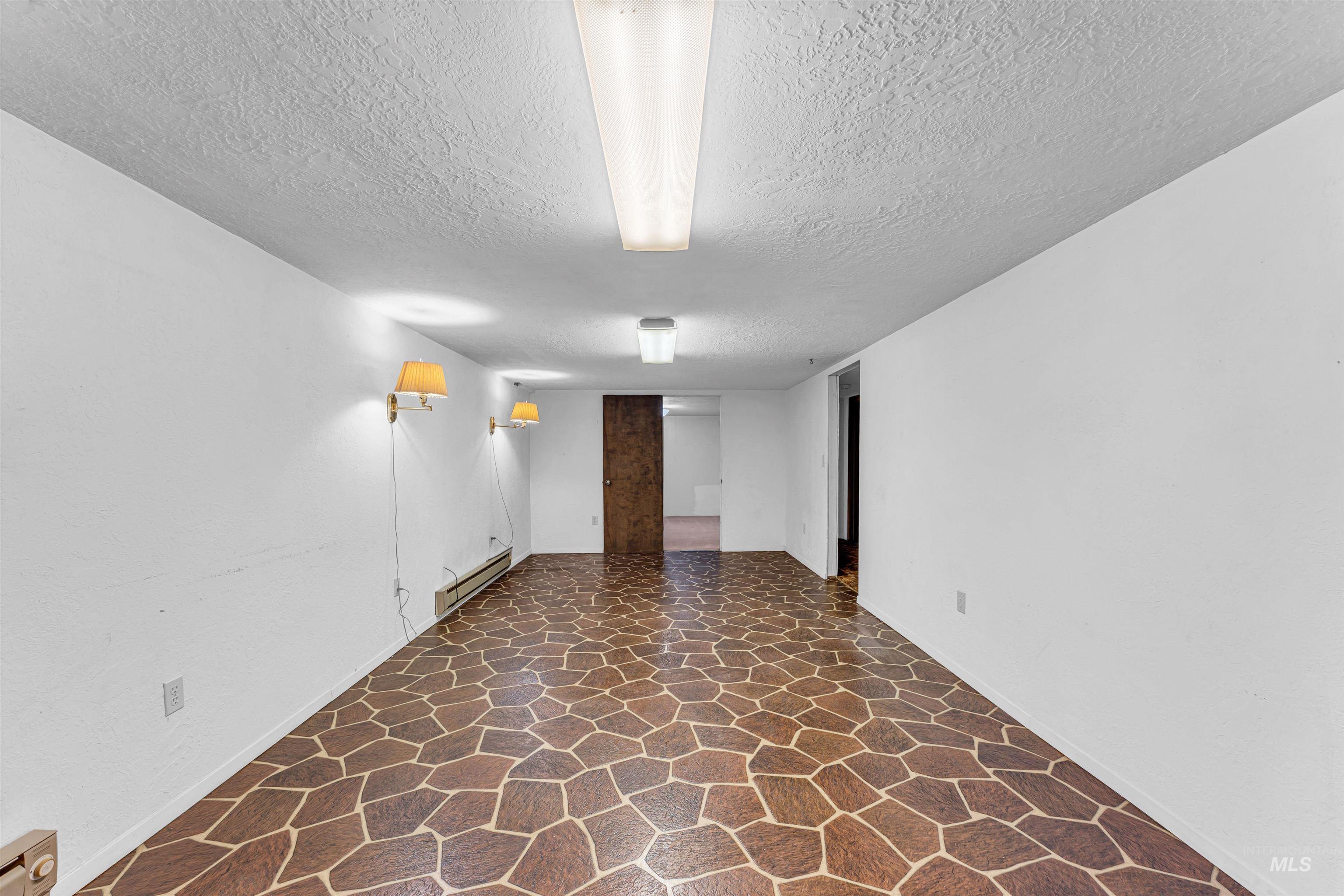 651 Calico, Hansen, Idaho 83334, 4 Bedrooms, 2 Bathrooms, Residential For Sale, Price $295,000, 99003985