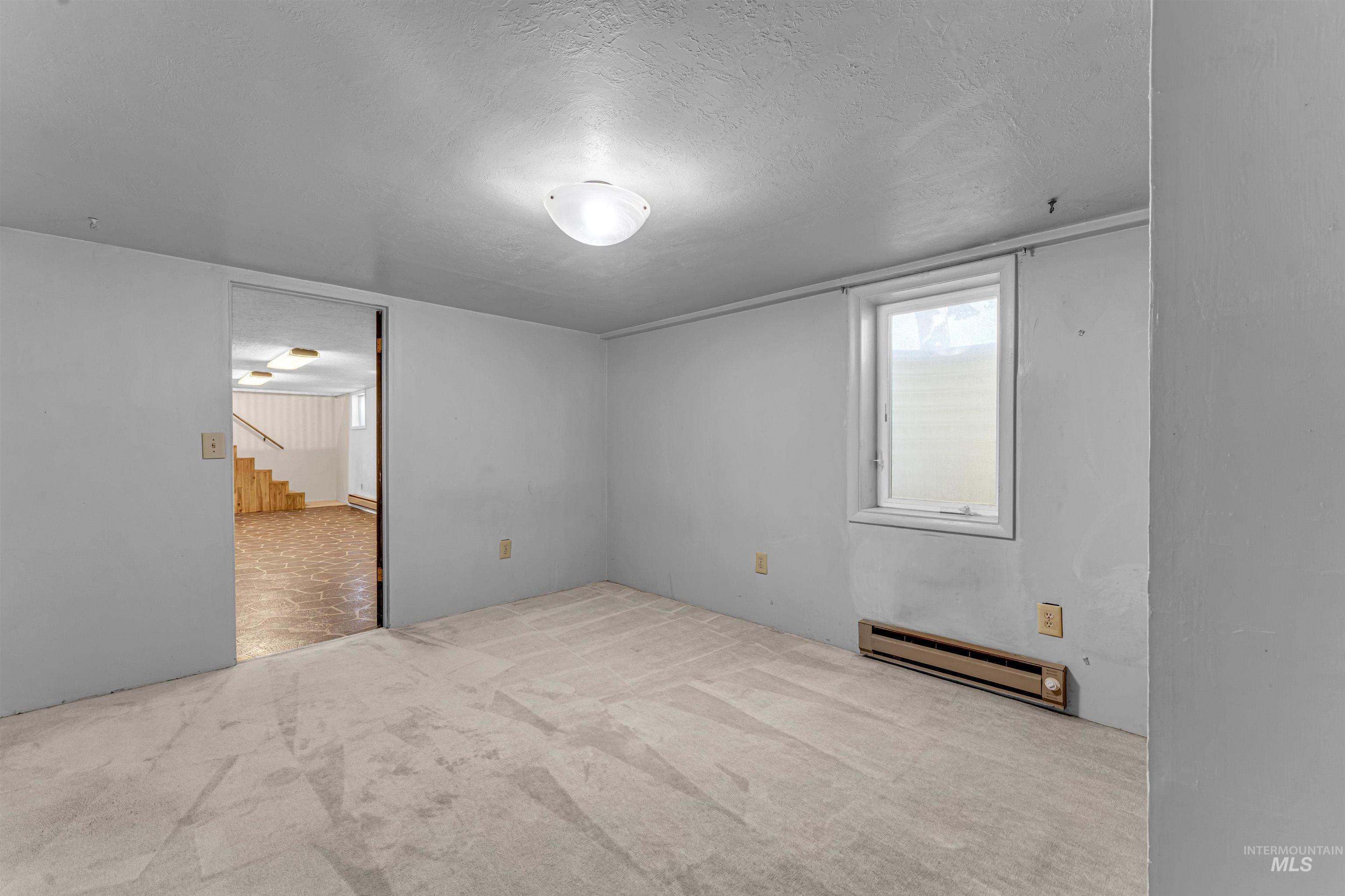 651 Calico, Hansen, Idaho 83334, 4 Bedrooms, 2 Bathrooms, Residential For Sale, Price $295,000, 99003985