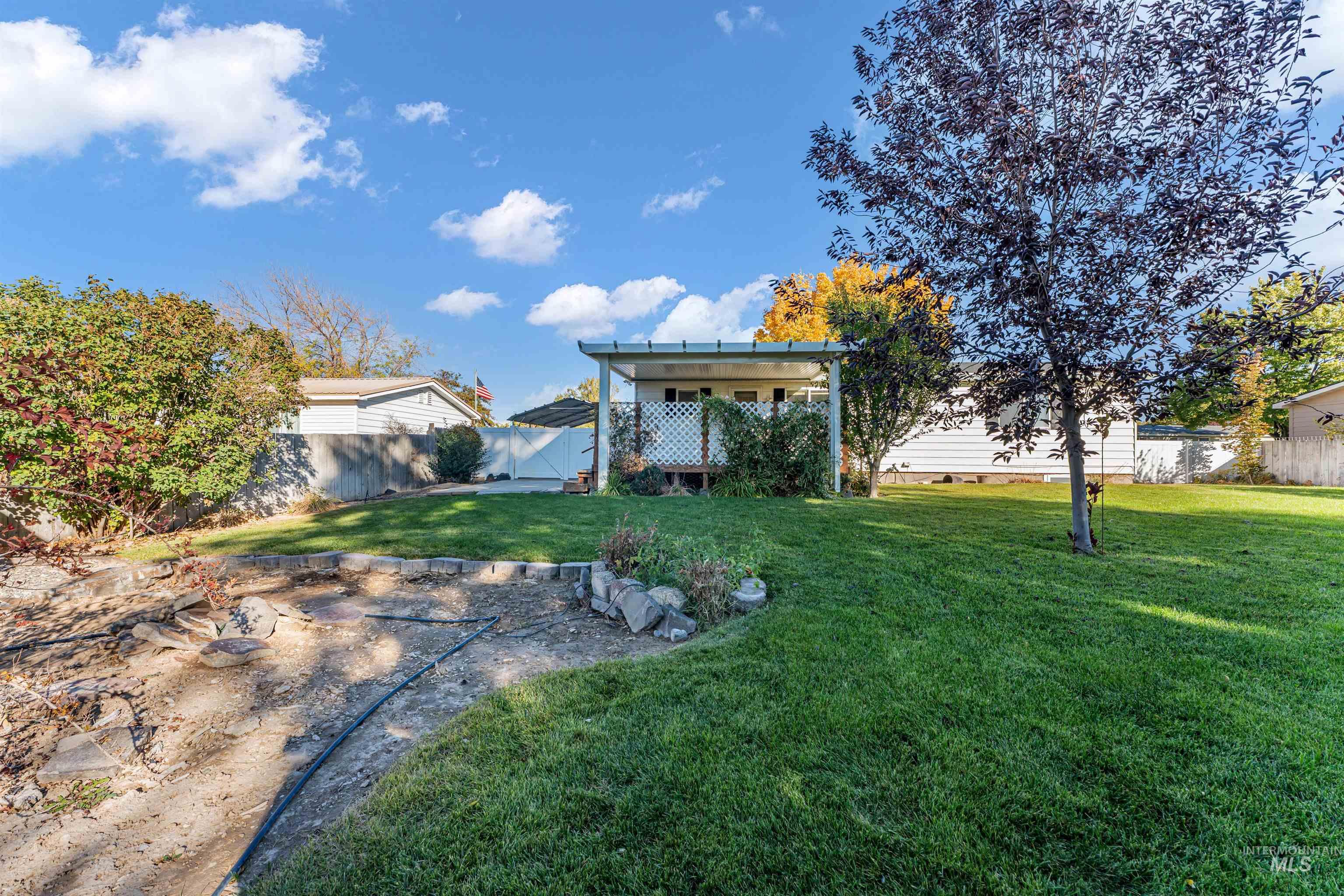 651 Calico, Hansen, Idaho 83334, 4 Bedrooms, 2 Bathrooms, Residential For Sale, Price $295,000, 99003985