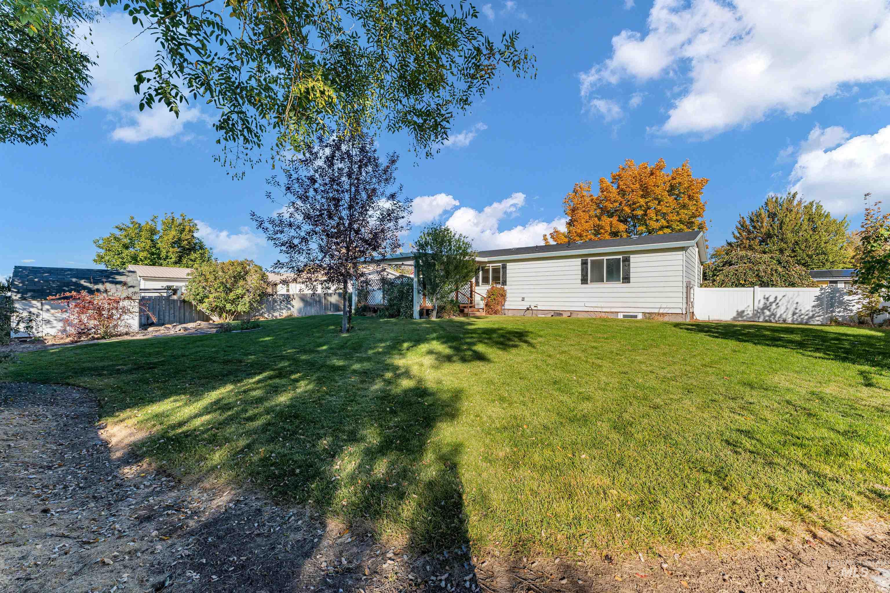 651 Calico, Hansen, Idaho 83334, 4 Bedrooms, 2 Bathrooms, Residential For Sale, Price $295,000, 99003985