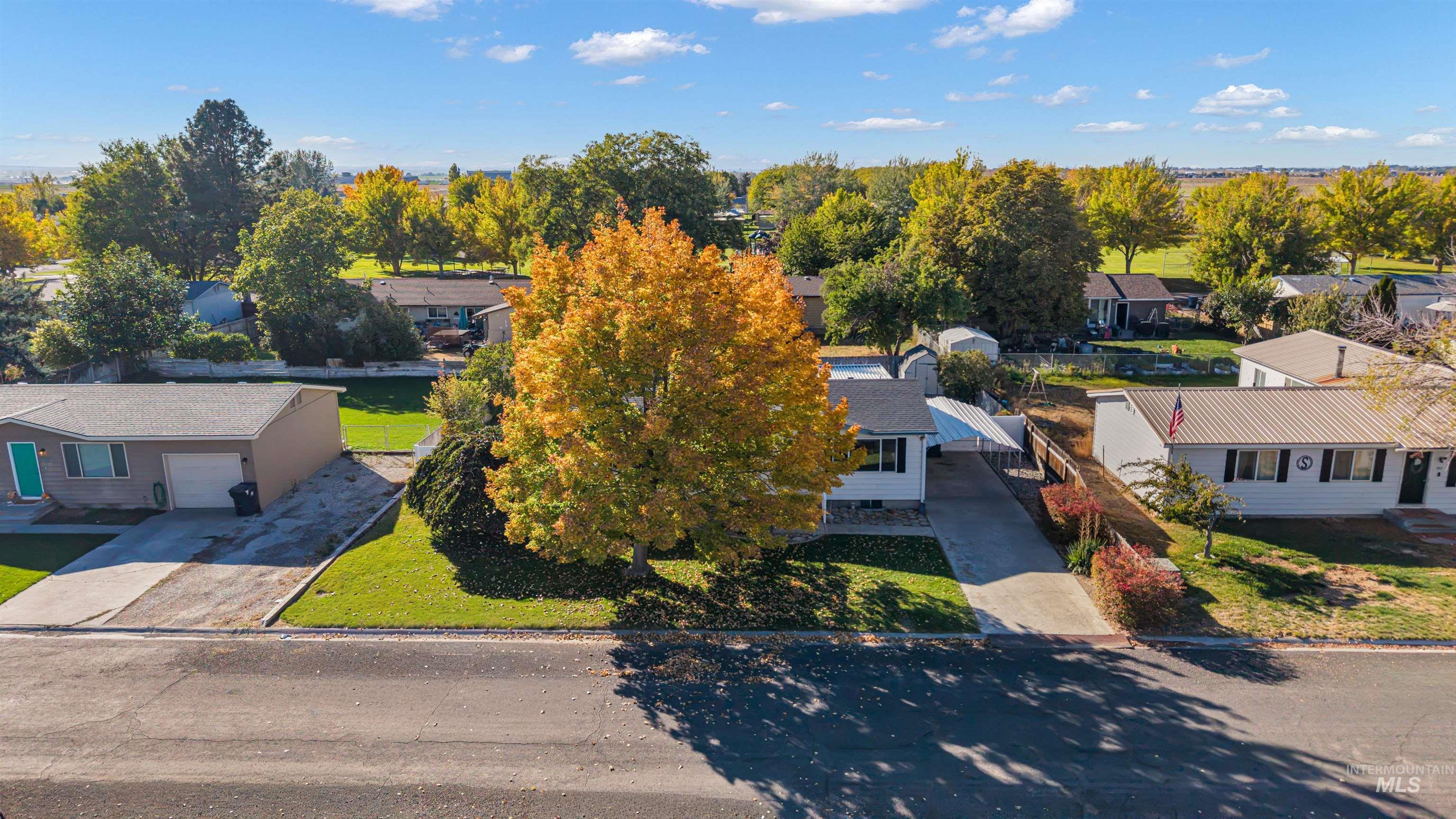 651 Calico, Hansen, Idaho 83334, 4 Bedrooms, 2 Bathrooms, Residential For Sale, Price $295,000, 99003985