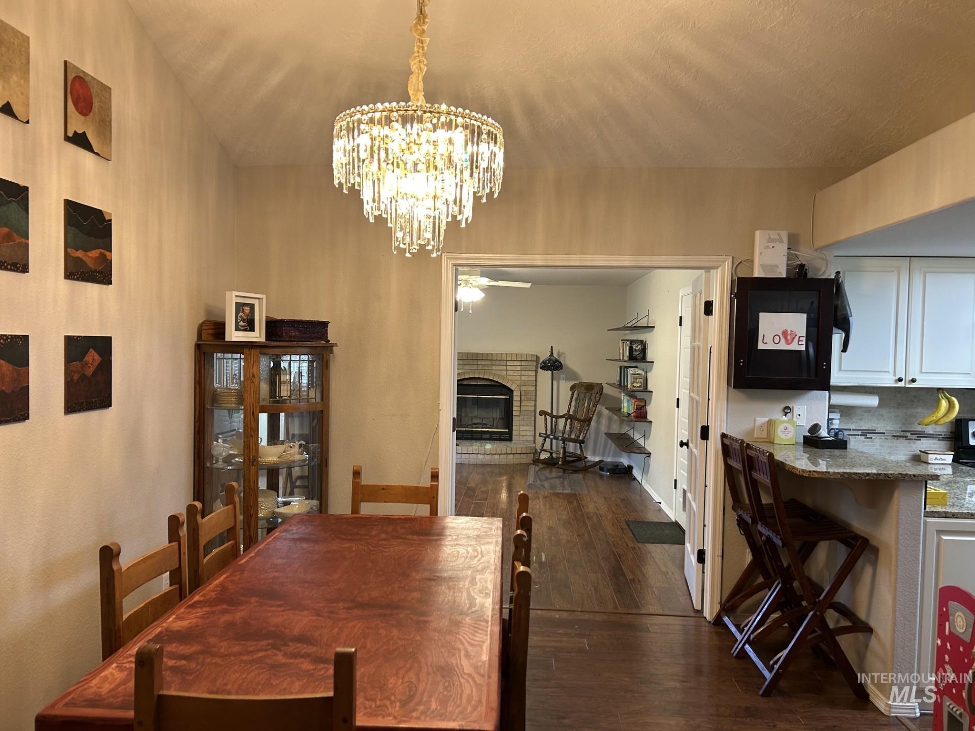 563 S Canvasback, Meridian, Idaho 83642, 3 Bedrooms, 2 Bathrooms, Residential For Sale, Price $459,990, 99003987