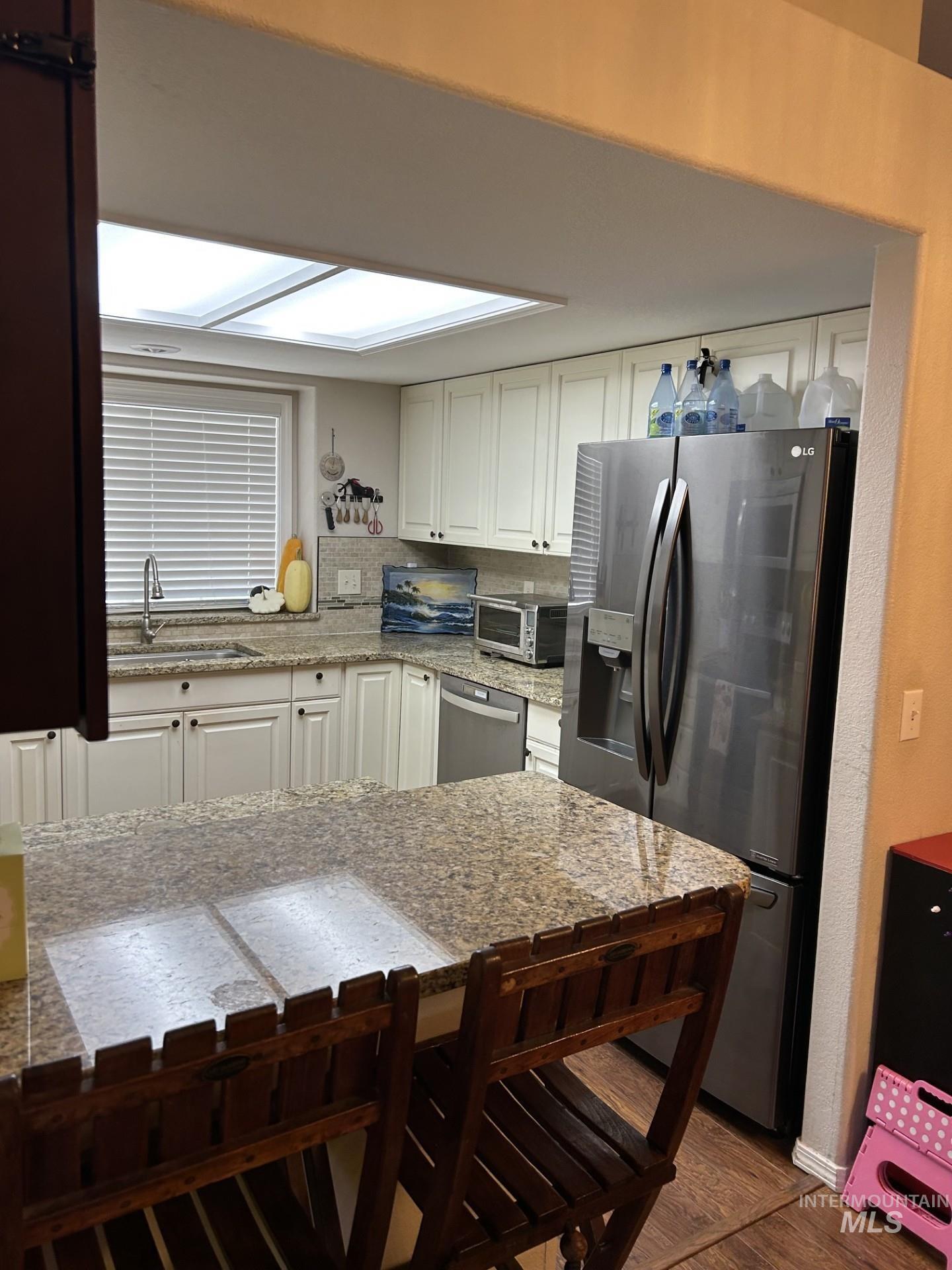 563 S Canvasback, Meridian, Idaho 83642, 3 Bedrooms, 2 Bathrooms, Residential For Sale, Price $459,990, 99003987