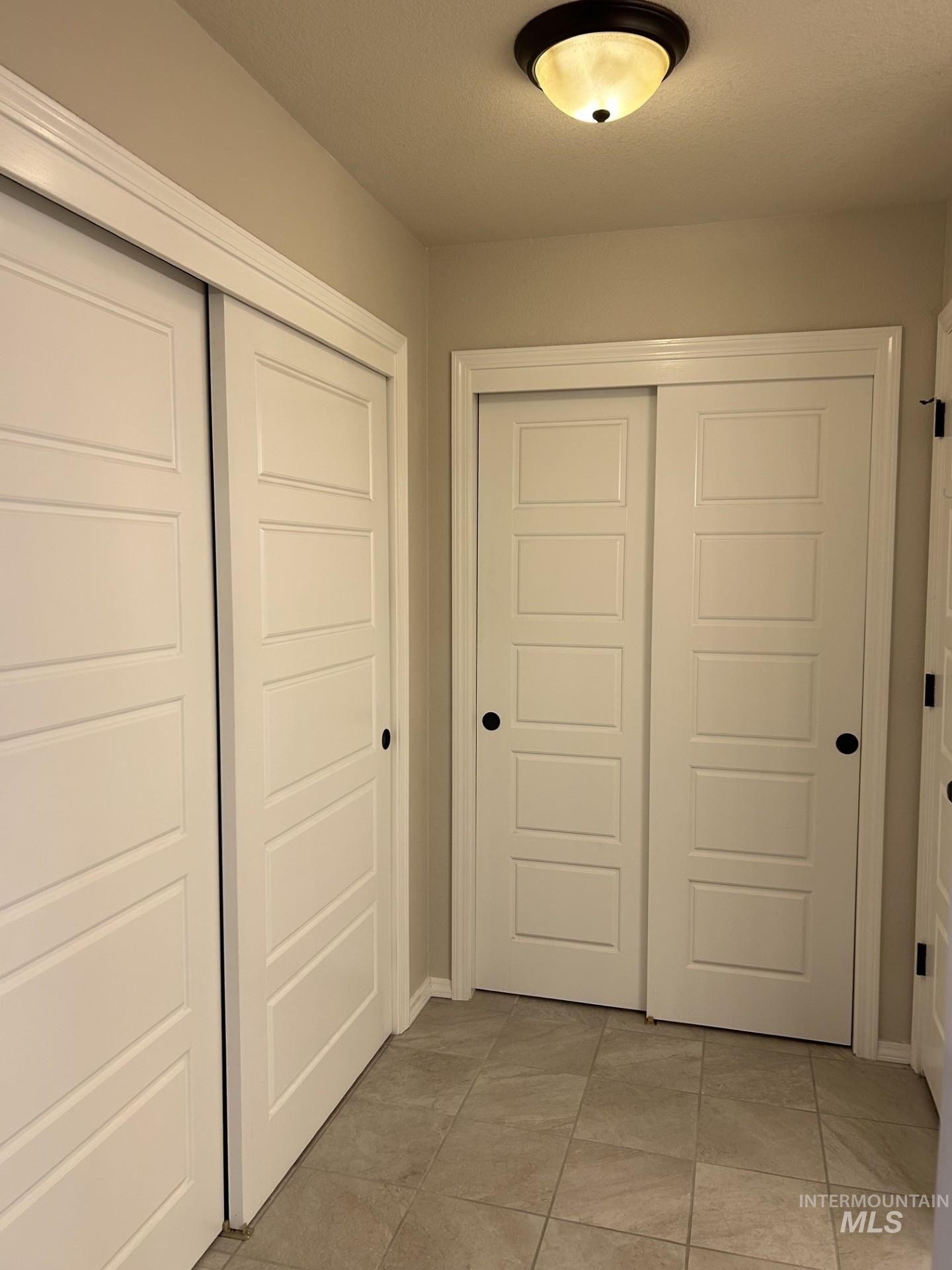 563 S Canvasback, Meridian, Idaho 83642, 3 Bedrooms, 2 Bathrooms, Residential For Sale, Price $459,990, 99003987